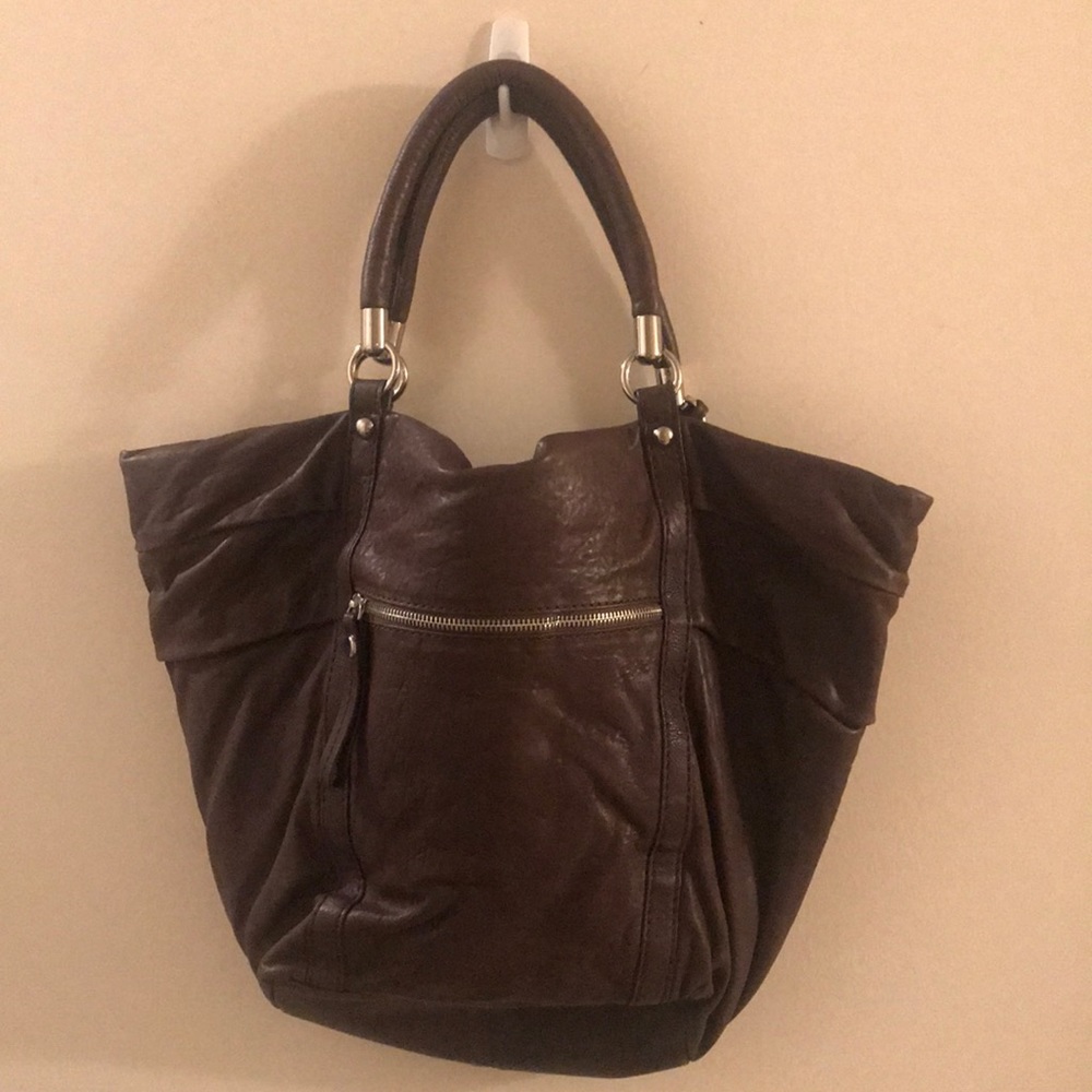 Casa de Peles leather handbag